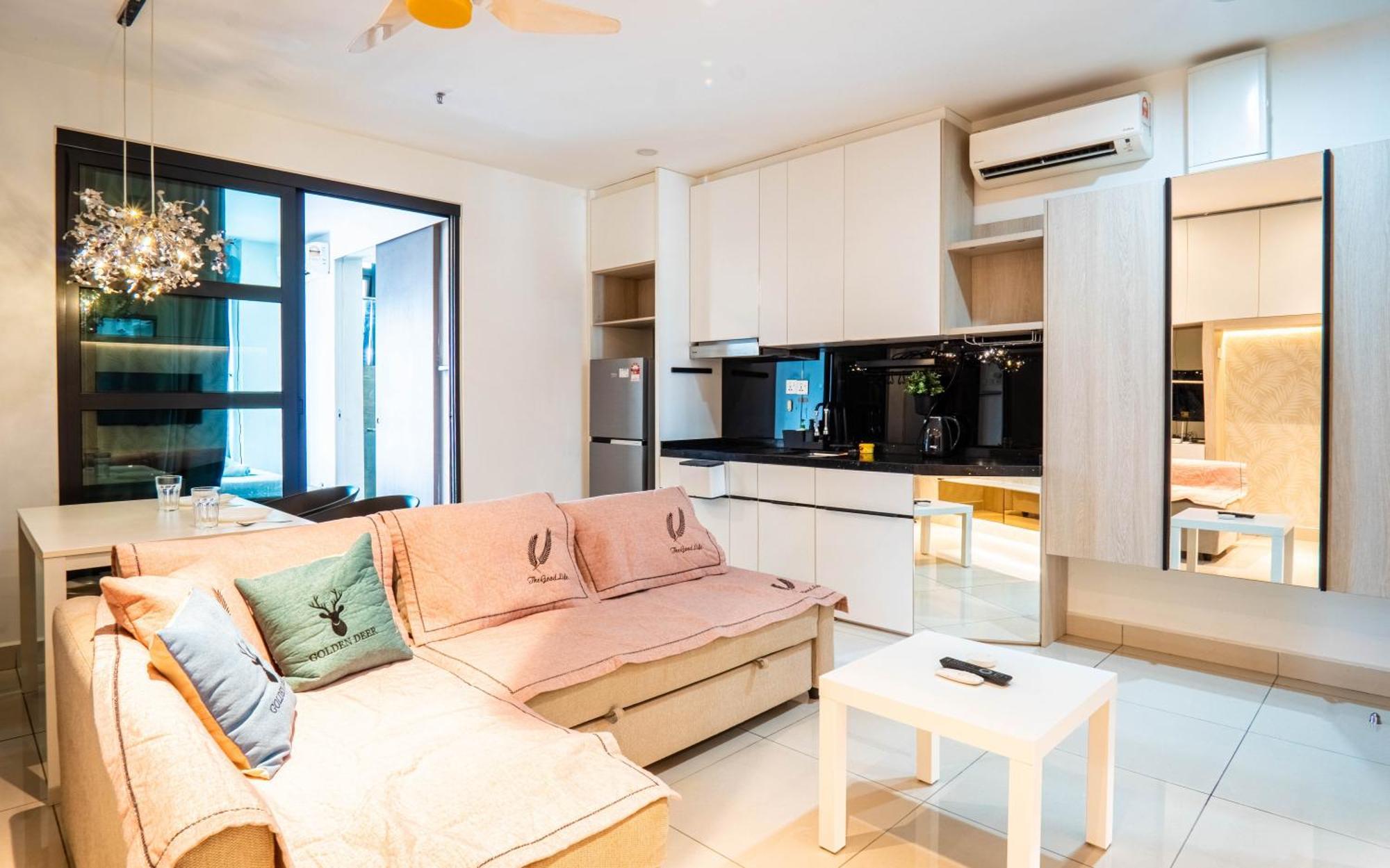 H20 Residence Ara Damansara By Airhost Петалинг-Джая Экстерьер фото