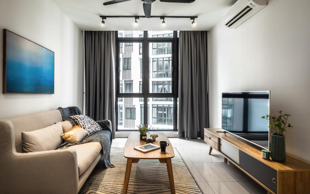 H20 Residence Ara Damansara By Airhost Петалинг-Джая Экстерьер фото